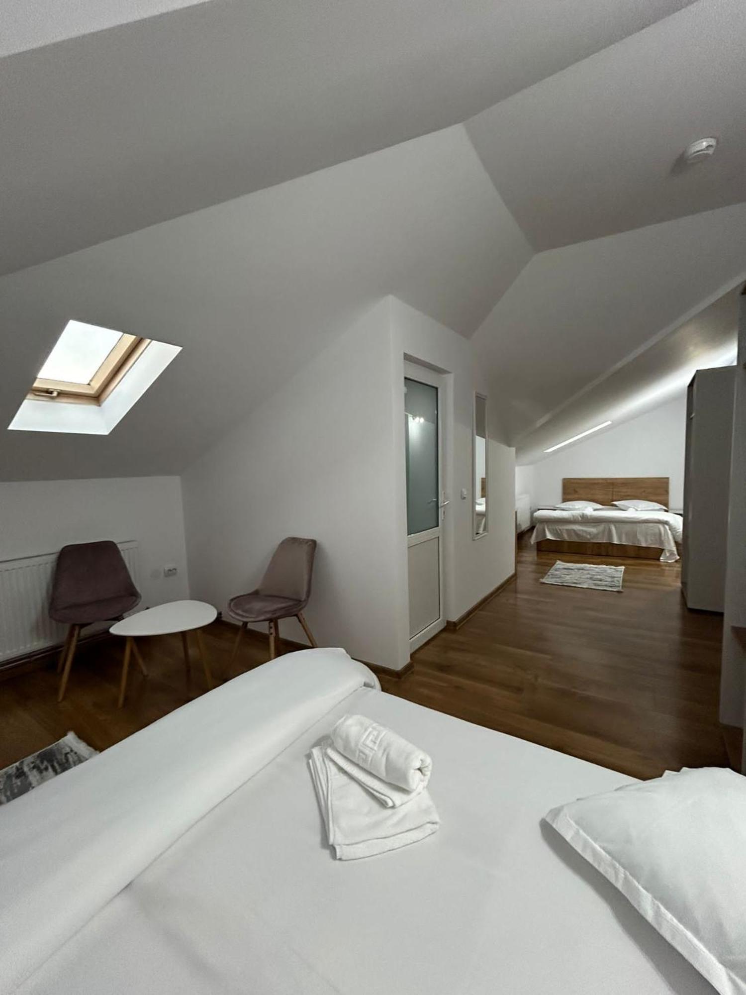 Complex Zeus Hotell Leresti Rom bilde